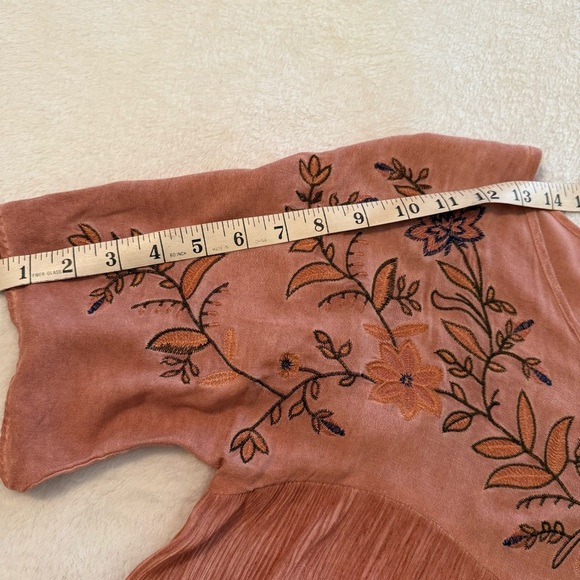 Vici Oversized Babydoll Style Coral Embroidered V-Neck Top Size XS/S/M - Picture 11 of 13